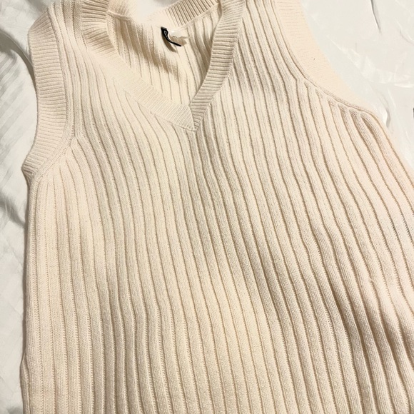 Beige sweater vest - Picture 4 of 5